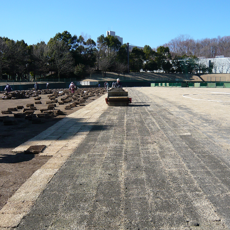 屋外⼤型施設（ゴルフ場・野球場・公園・キャンパス）の造園・⼟⽊・舗装および管理メンテナンス実績各種